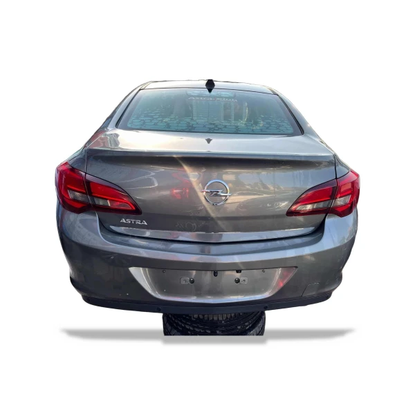 Opel Astra J Sedan Bagaj Kapağı